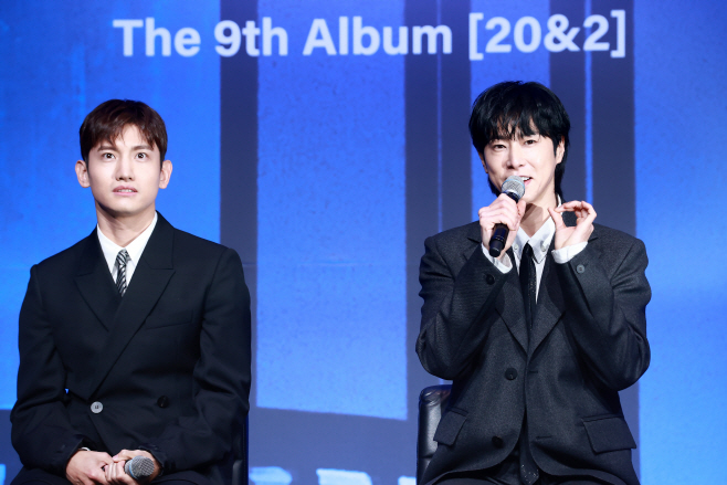데뷔 20주년 정규 9집 발매한 동방신기