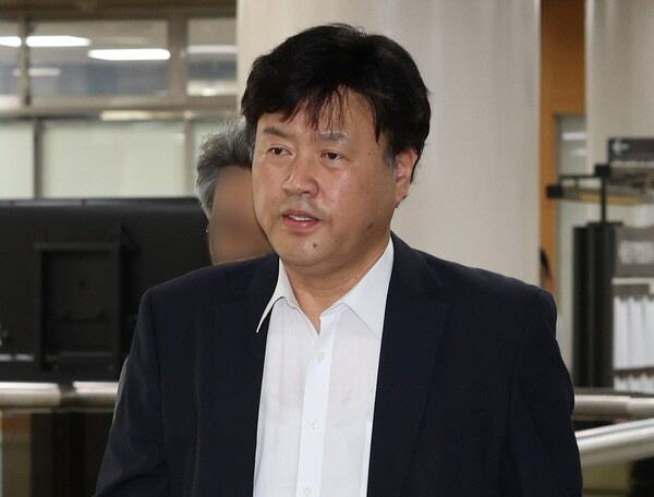1심 공판 출석하는 김용<YONHAP NO-2836>