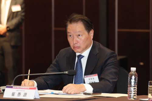 한중 기업인 대화 참석한 최태원 회장<YONHAP NO-2092>