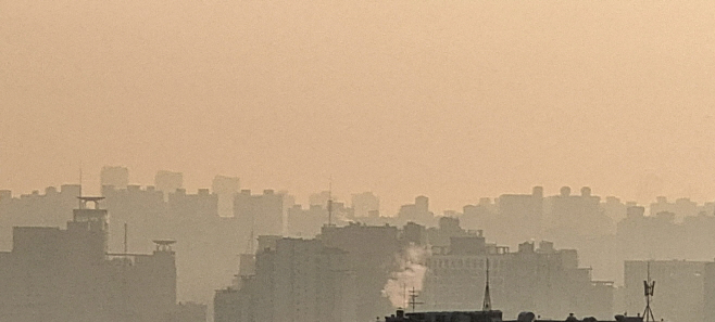 뿌연 서울 하늘