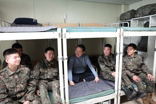 윤석열 대통령, 전방 근무 장병과의 대화