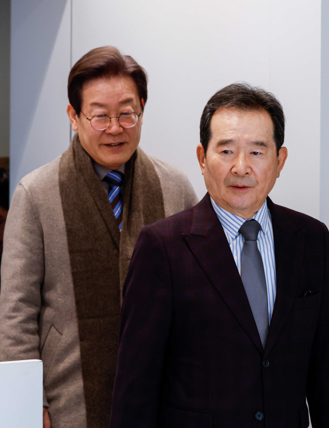 李대표 만난 丁총리, '<b>현애살수</b>' 인용해 2선 후퇴 촉구