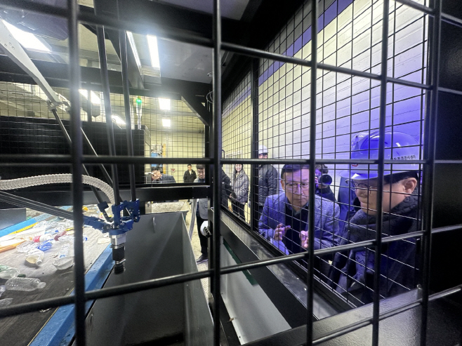 최초 자원선별 AI로봇 도입으로 폐기물에 생명을