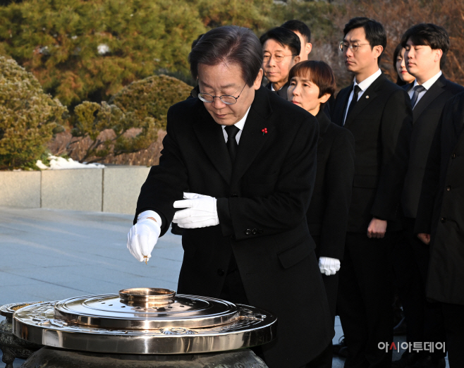 [포토] 분향하는 이재명 대표