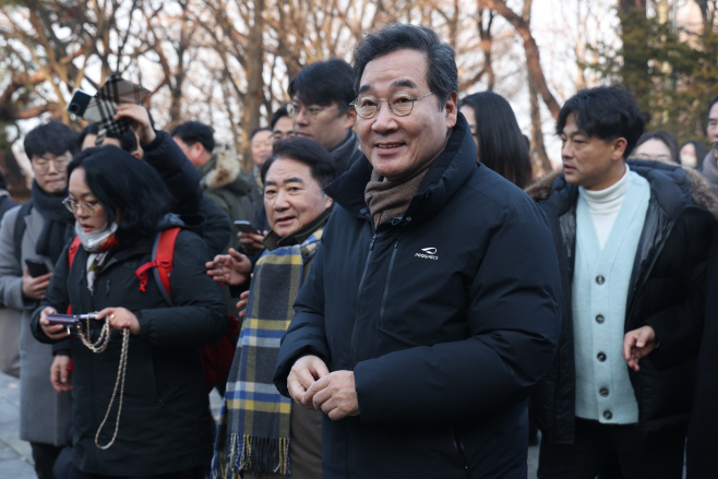 새해 첫날 행주산성 찾은 이낙연