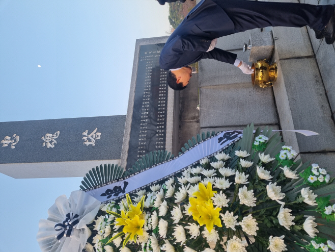 성일종 국회의원, 신년참배로 갑진년 새해 첫 출발