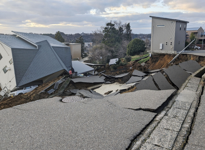 JAPAN-QUAKE/