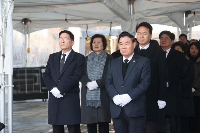 현충탑