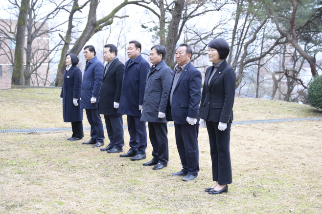 순창군의회 보도자료 사진] 시무식 및 충혼탑 참배