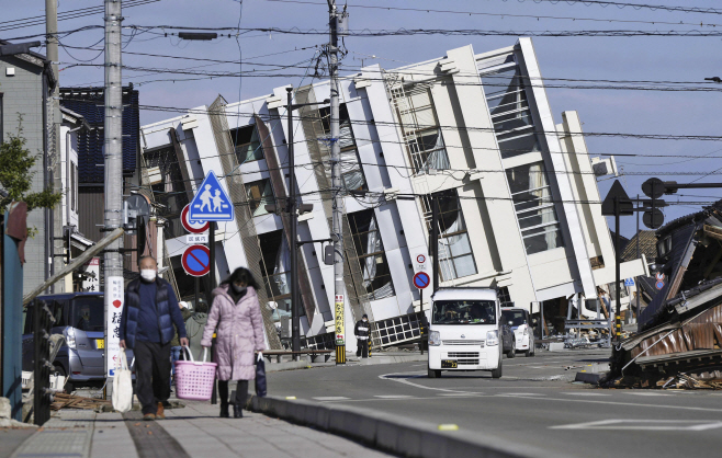 Japan Earthquake <YONHAP NO-1499> (AP)