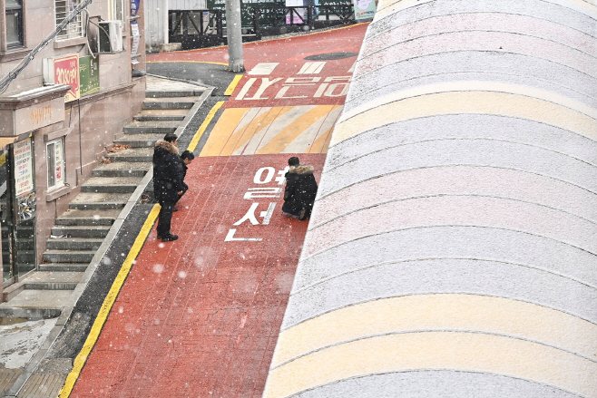 양천구 제설 총력 정목초도로열선 설치