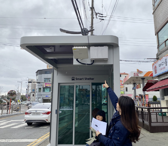 버스정류장 공공장소 15곳에 무료 공공와이파이 구축1