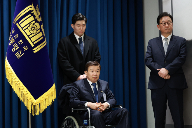 유철환 신임 권익위원장-왕윤종 국가안보실 3차장