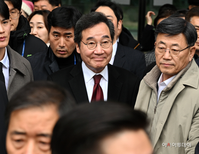 [포토] 탈당 기자회견 마친 이낙연