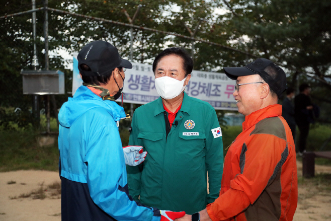 0111 안동시 몸을 낮추고 귀를 기울이는 소통 행보 (1)