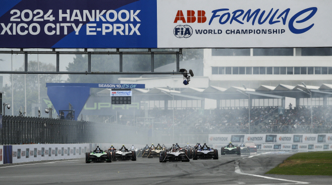 [사진자료1] 포뮬러 E 2024 한국 멕시코시티 E-PRIX 대회 장면