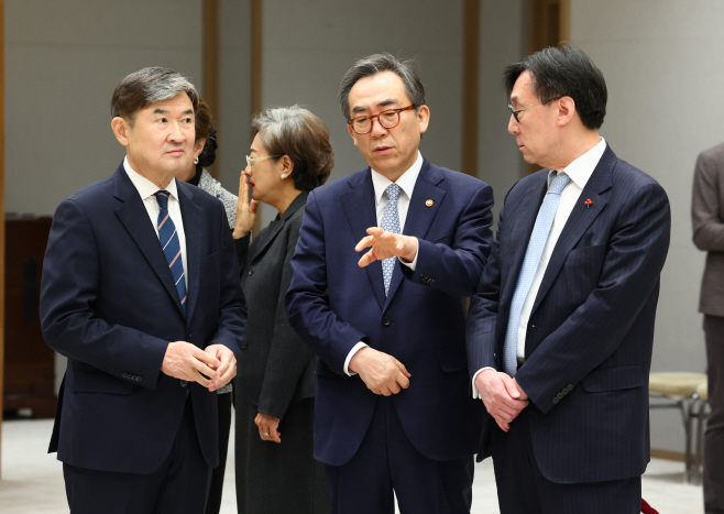 대화나누는 조태용 조태열 장호진