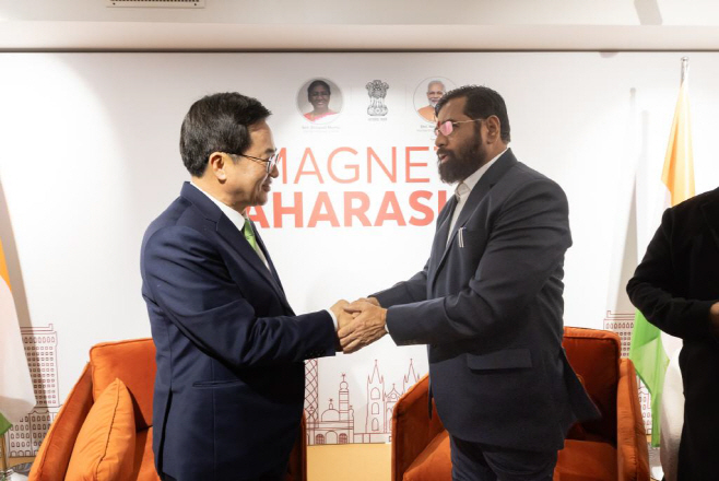 에크나스 신데 인도마하라슈트라주 총리