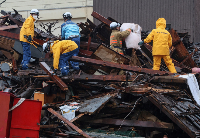 JAPAN-QUAKE <YONHAP NO-1674> (AFP)