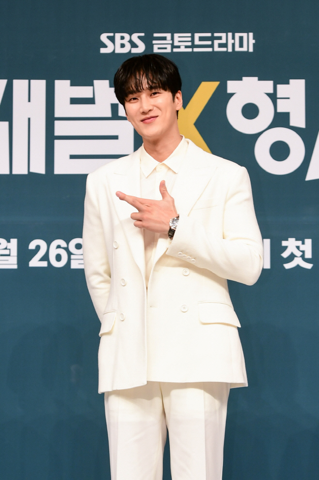 안보현 (1)