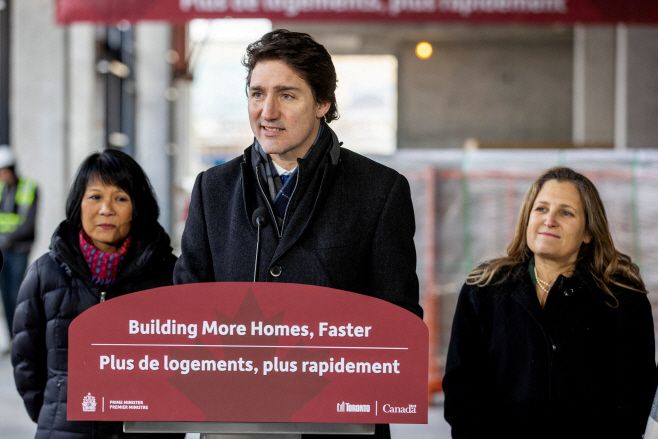 CANADA-POLITICS/