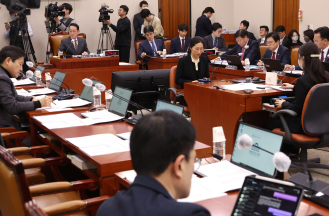 국회 법제사법위원회<YONHAP NO-3716>