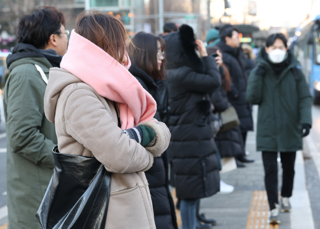 '추위에는 목도리 필수'
