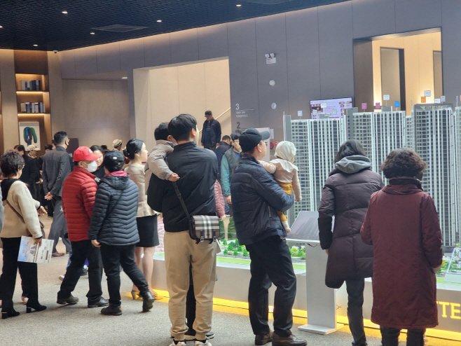 [이미지2] 새해 첫 분양 완판단지 _롯데캐슬 시그니