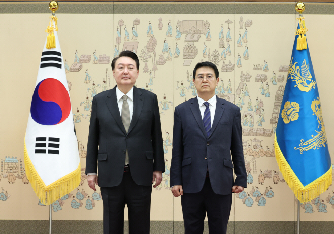 윤석열 대통령, 노원일 주우루과이 대사 신임장 수여
