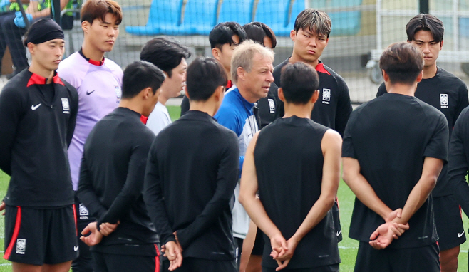 평소보다는 좀 더 진중해진 대표팀<YONHAP NO-2151>
