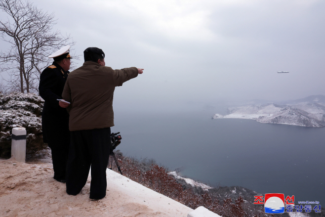 북한 김정은, 잠수함발사순항미사일·핵잠수함 건조 지도