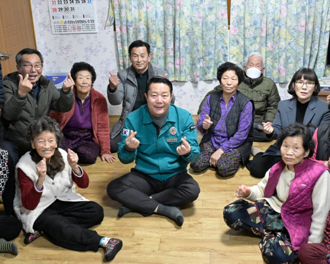 노인일자리 사업 2,833개 확보(1)