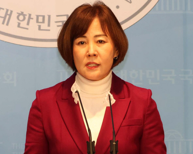 김필여