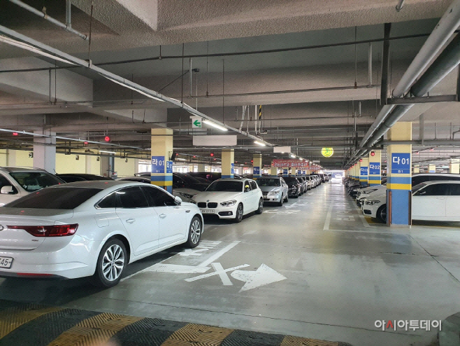 용인시청사의 고질적 주차난