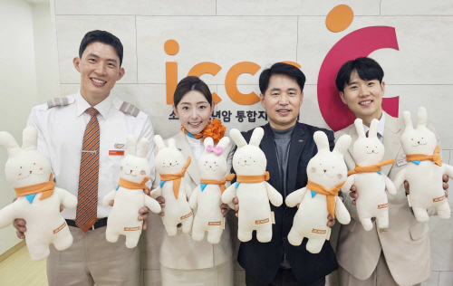 0131 제주항공, 한국소아암백혈병협회에 애착인형 전달 (1)