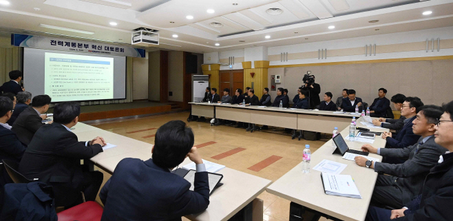 (한전 보도사진) 전력고속도로 건설, 사장이 직접챙긴다