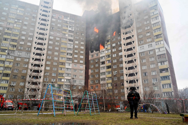 TOPSHOT-UKRAINE-RUSSIA-CONFLICT-WAR <YONHAP NO-5008> (AFP)