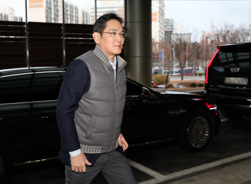 이재용 삼성전자 회장 출국<YONHAP NO-3422>