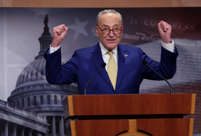 US-SEN.-CHUCK-SCHUMER-(D-NY)-HOLDS-NEWS-CONFERENCE-DISCUSSING-TH