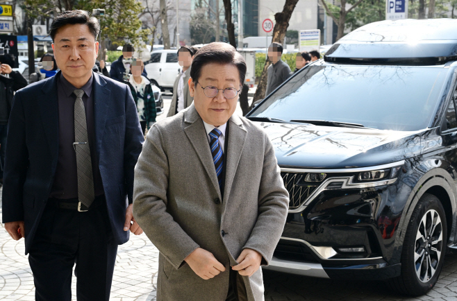 소상공인정책간담회 참석하는 이재명 대표