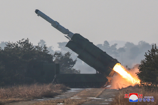 북한, 신형 지대함 미사일 '바다수리-6형' 발사