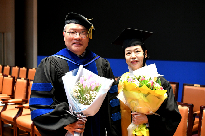 3. 백석대 2023학년도 전기 학위수여식_졸업자와 교수