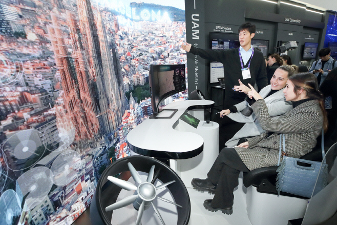 [KT사진1]2024 MWC 개막 UAM 체험