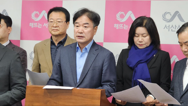 조한기 ‘이토 히로부미’ 발언 관련, 성일종 의원에게 공개토