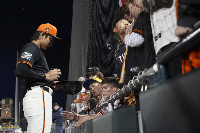 Dodgers Giants Baseball <YONHAP NO-4076> (AP)