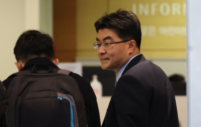 비대위 참석하는 방재승 위워장<YONHAP NO-3739>