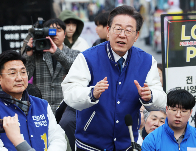 발언하는 이재명 대표<YONHAP NO-3559>