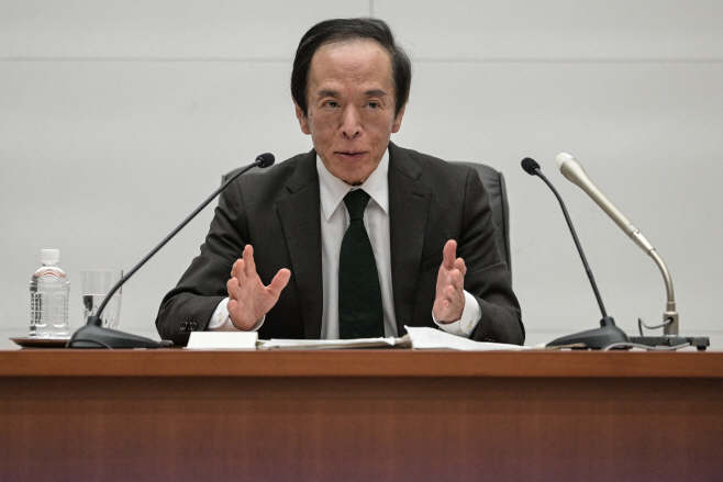 금리인상 설명하는 우에다 일본은행 총재