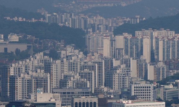 서울 남산에서 바라본 아파트 밀집지역 전경