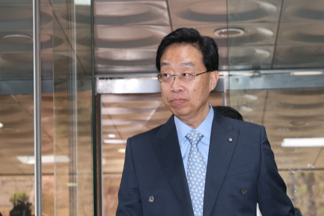 법정 향하는 '억대 금품수수 의혹' 전준경 전 민주연구원 부원장